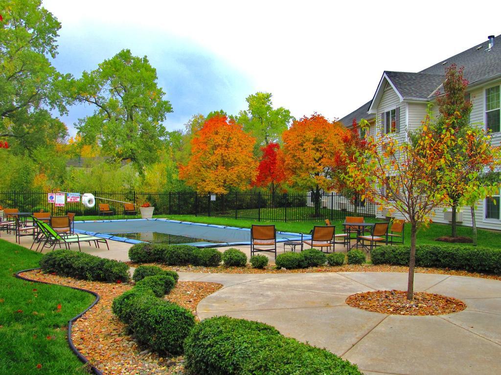 Baymont By Wyndham Wichita East Hotel Exterior photo
