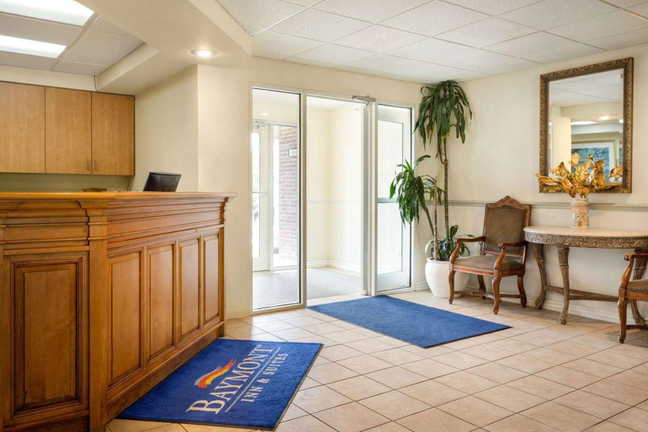 Baymont By Wyndham Wichita East Hotel Exterior photo
